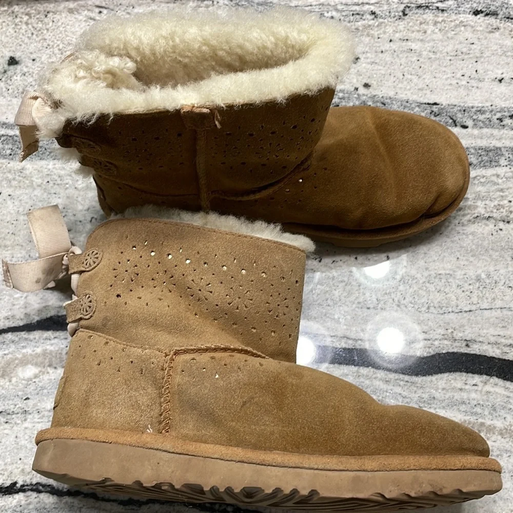 UGG Boots - Picture 14 of 16